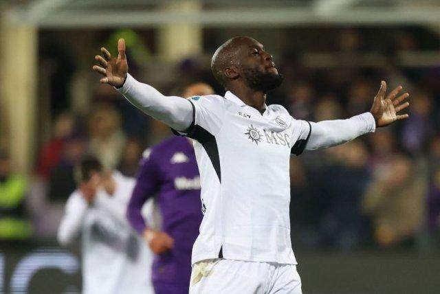 kaiyun-【早报】巴萨3分领先皇马！第二次国家德比见分晓？