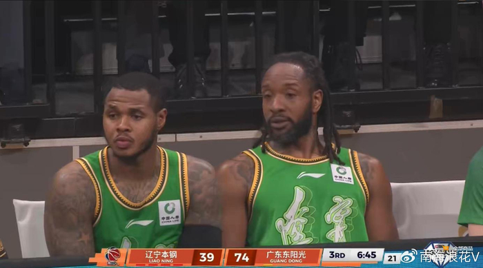 唉！裁10分外援，签7分水货，错误决定致两连败，41岁少帅欲哭无泪|布朗|杨鸣|威尔斯|辽宁队|广东队_新浪体育_新浪新闻